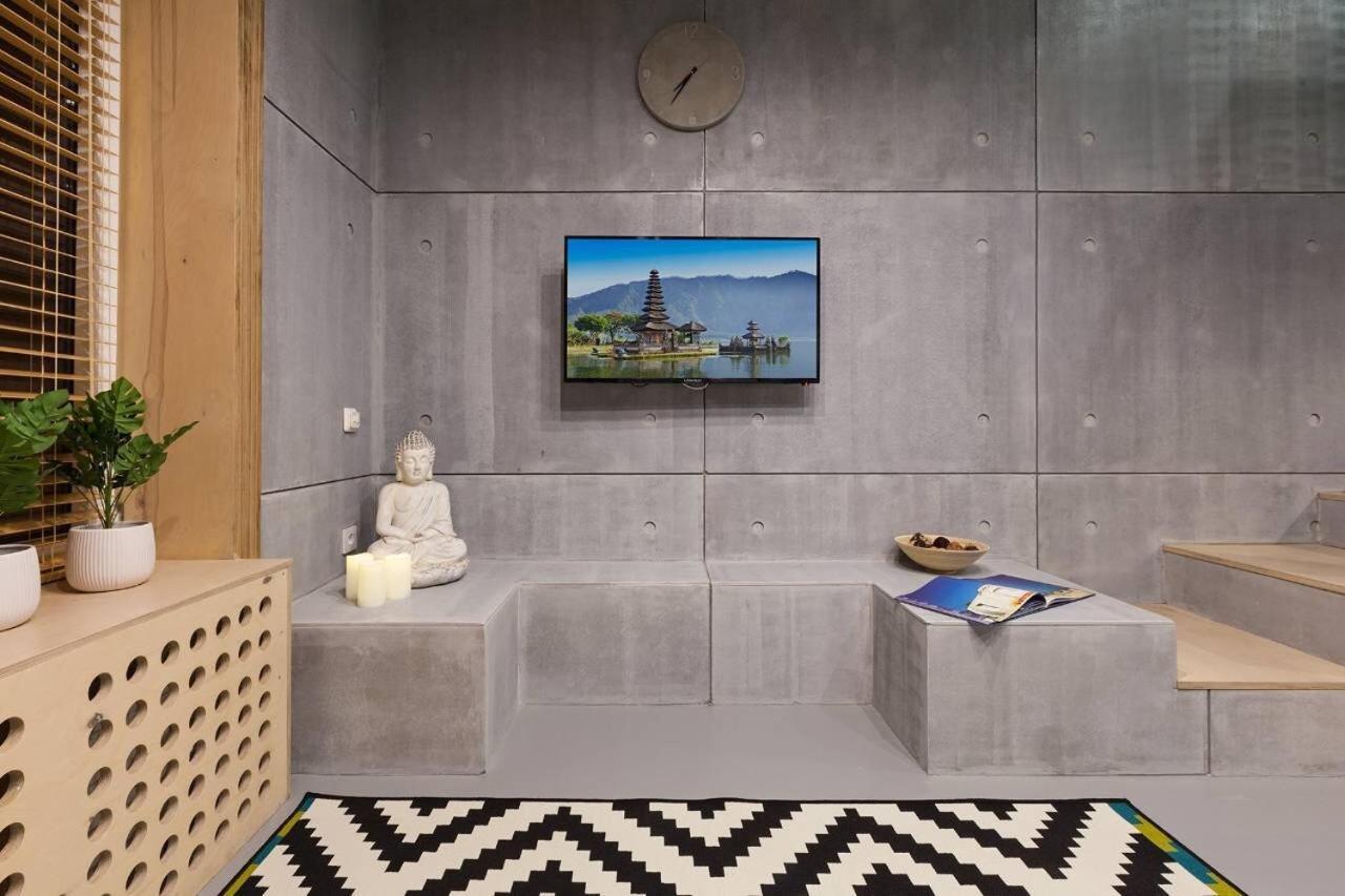 Hiport Apart Hotel Dnipro Dış mekan fotoğraf